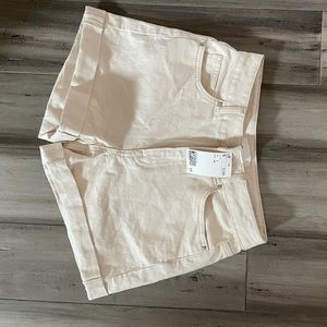 H&M cream shorts